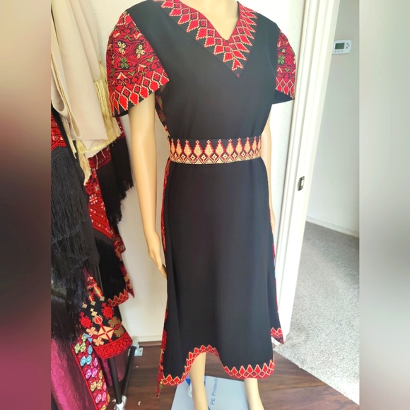 Embroidery Dress - Picture 12 of 15